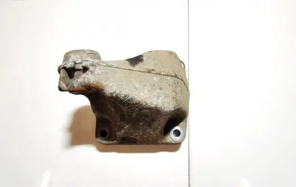 Mercedes-Benz R W251 Engine mounting bracket A6422230204 AC46000
