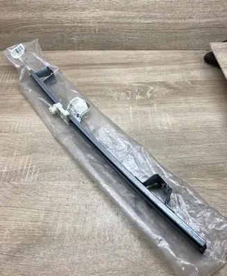 Opel Combo C Front door electric window regulator 13205896