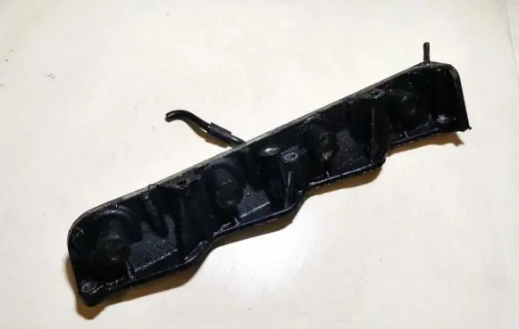 Mazda 626 Rocker cam cover 