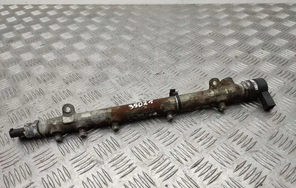 Mercedes-Benz Vito Viano W639 Fuel main line pipe A6110780449 A6110700395
