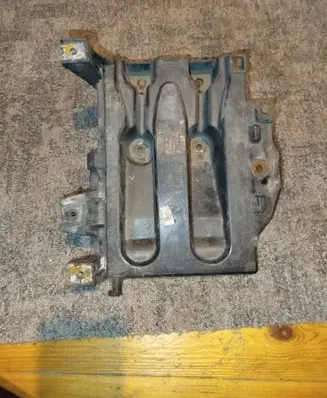 Audi TT Mk1 Battery box tray 8N8804373 547570