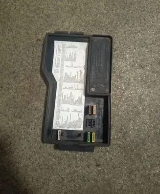 BMW 3 E36 Fuse box cover 1387613 109110
