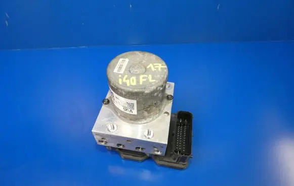 Hyundai i40 ABS Pump 589203Z770