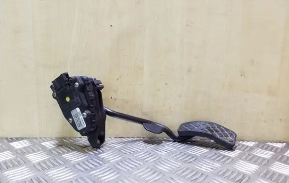Audi A4 S4 B6 8E 8H Accelerator throttle pedal 8E2721523