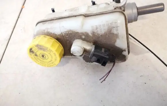 Skoda Fabia Mk2 (5J) Brake fluid reservoir 