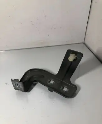 BMW 4 F36 Gran coupe Fender mounting bracket 7255821 725582104