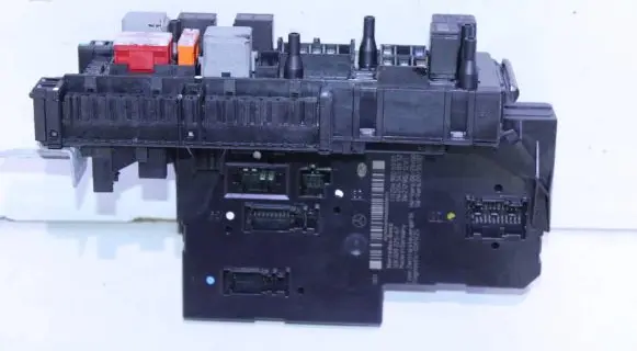 Mercedes-Benz GLK (X204) Fuse module 2049006501 5DK00922567 2045458932