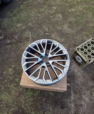 Audi A5 R20 alloy rim 8B3601025Q