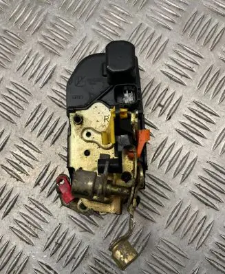 Chrysler Grand Voyager IV Front door lock