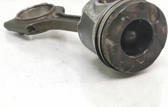Volvo XC70 Piston with connecting rod 174 P132