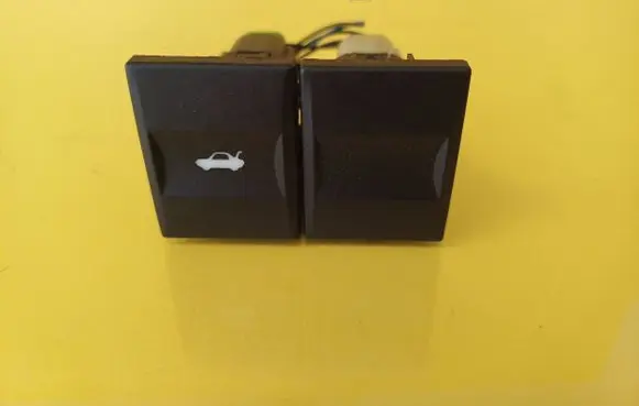 Ford Mondeo Mk III Tailgate opening switch 1S7T19B514AA