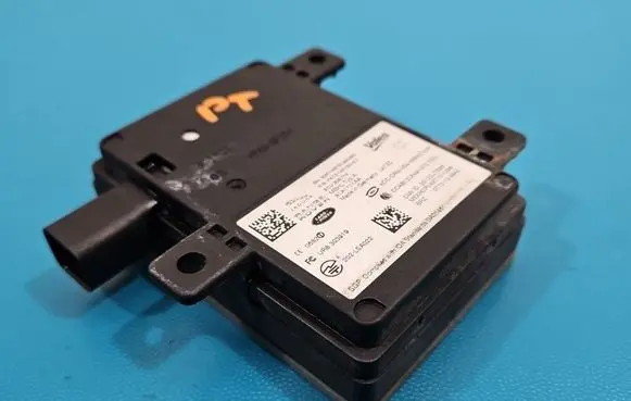 Jaguar XE Central body control module FK7214F152AC IMPRK1546011