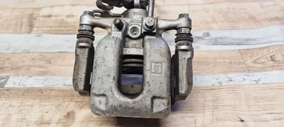 Chevrolet Cruze II Rear brake caliper