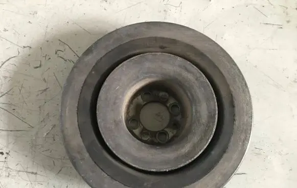 Opel Zafira B Crankshaft pulley F71610235
