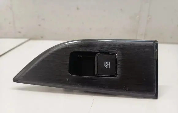 Nissan Qashqai J12 Electric window control switch 254116XL0A
