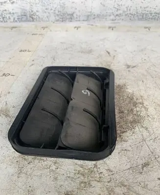 Renault Clio V Quarter panel pressure vent 7700419636