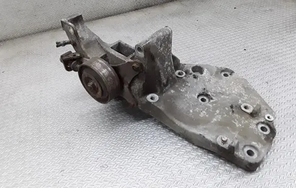 Nissan Pathfinder R51 A/C compressor mount bracket 
