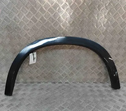 Fender trim (molding)