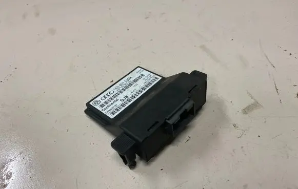 Volkswagen Tiguan Gateway control module 1K0907530R 5WK50012F 1K0907951