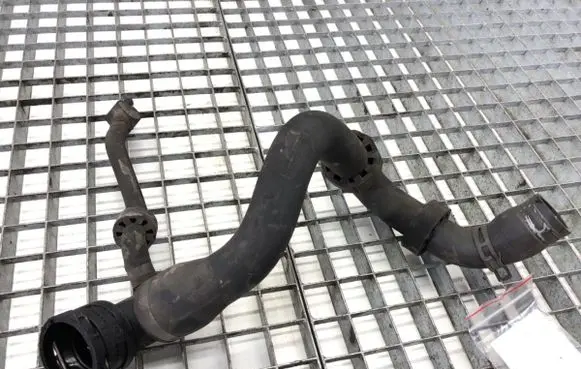 Volkswagen Touareg I Engine coolant pipe/hose 7L6122291F