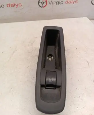 Nissan Navara D40 Electric window control switch 82961