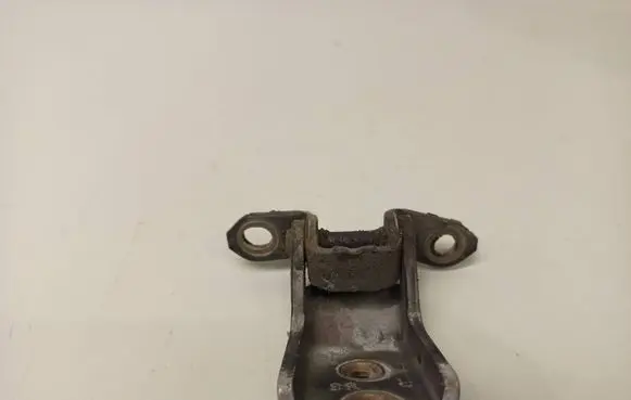 Nissan Pathfinder R51 Front door lower hinge 