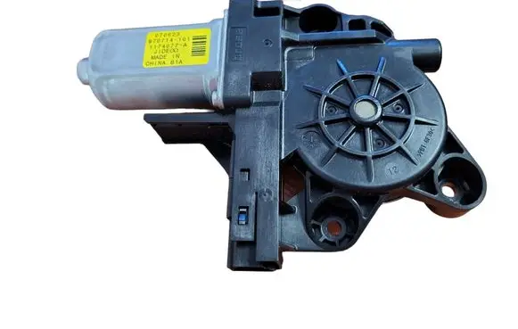 Volvo XC70 Front door window regulator motor 070623 970714-101 1174077-A