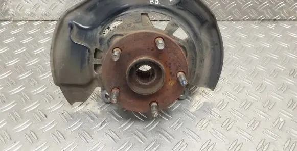 Toyota RAV 4 (XA30) Front wheel hub