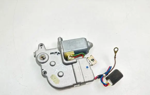 Nissan Almera Tino Sunroof motor/actuator 0130821839 879696712