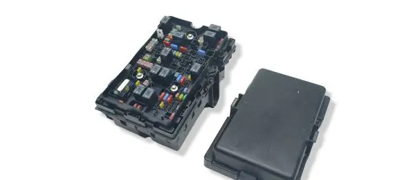 Chrysler Pacifica Fuse box set 63565387