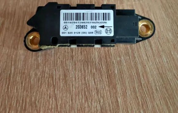 Mercedes-Benz E W211 Airbag deployment crash/impact sensor 0018209126