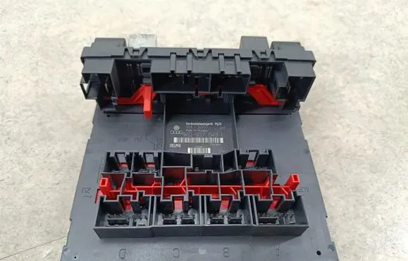 Seat Altea Comfort/convenience module 1K0937049L