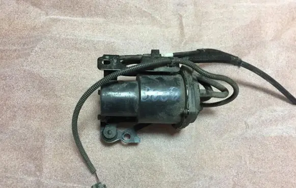 Nissan Qashqai ABS pump bracket 
