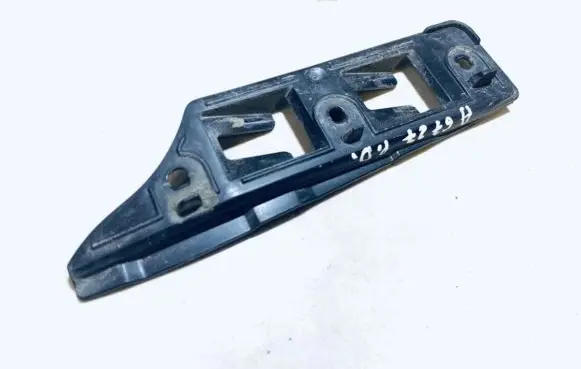 Volkswagen Golf V Front bumper mounting bracket
