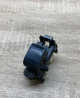 Toyota Verso Electric window control switch 1928296