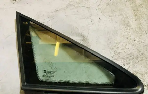 Opel Zafira A Front triangle window/glass 