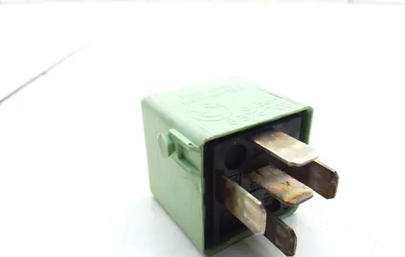 BMW 5 E39 Hazard warning light relay 61368373700