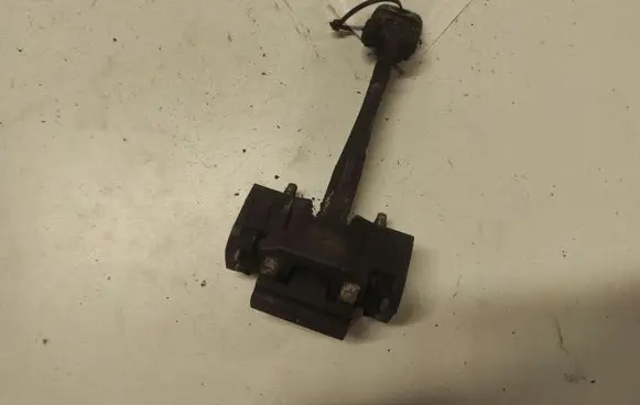 Opel Astra H Rear door check strap stopper