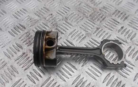 Hyundai i20 (BC3 BI3) Connecting rod/conrod H21030325