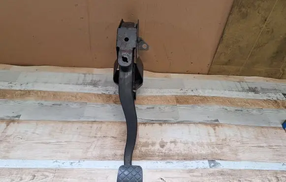 Volkswagen Transporter - Caravelle T5 Clutch pedal 7H1721059G