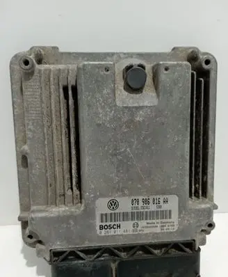 Volkswagen Touareg I Engine control unit/module 070906016AA 0281011481