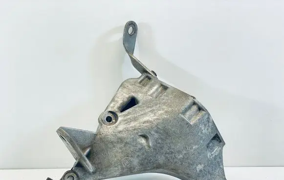 Volkswagen Polo V 6R Engine mounting bracket 03P199206 6R0253197