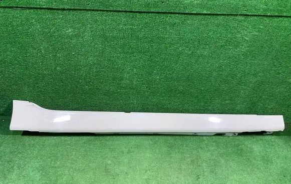 BMW 2 F46 Sill/side skirt trim 7318852