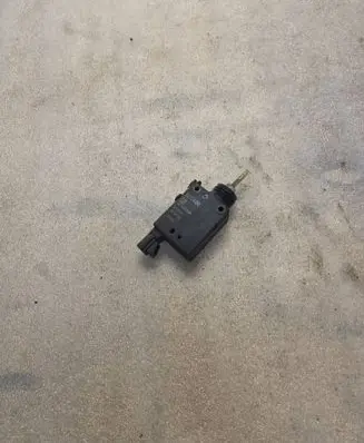 Opel Astra G Central locking motor 605420 90589918 1101215
