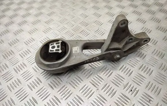 Engine mount bracket