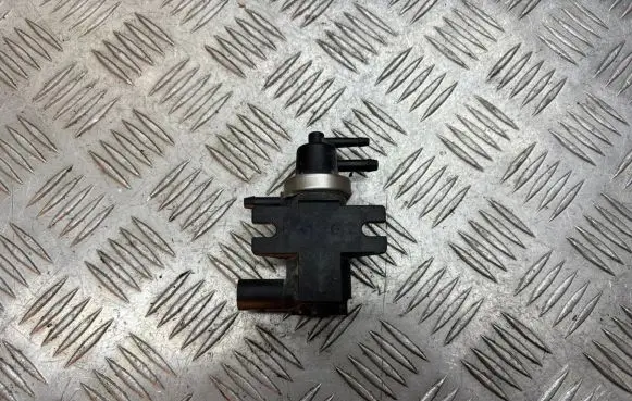 Volkswagen Golf IV Turbo solenoid valve 1J0906627 01T263 72290320