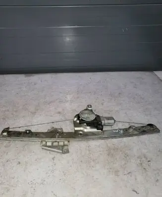 Opel Monterey Rear window lifting mechanism without motor