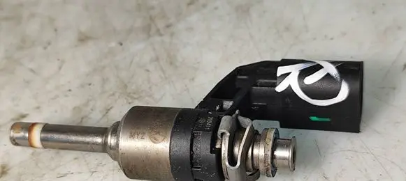 Audi A1 Fuel injector 03C906 03C906036M