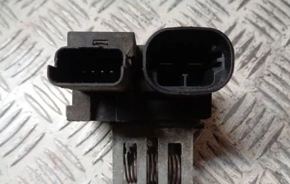 Peugeot 2008 I Coolant fan relay 9662872380