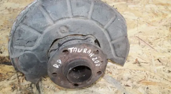 Volkswagen Touran I Front wheel hub